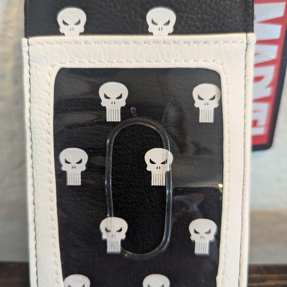 Loungefly Marvel Punisher Wallet - Picture 5 of 8